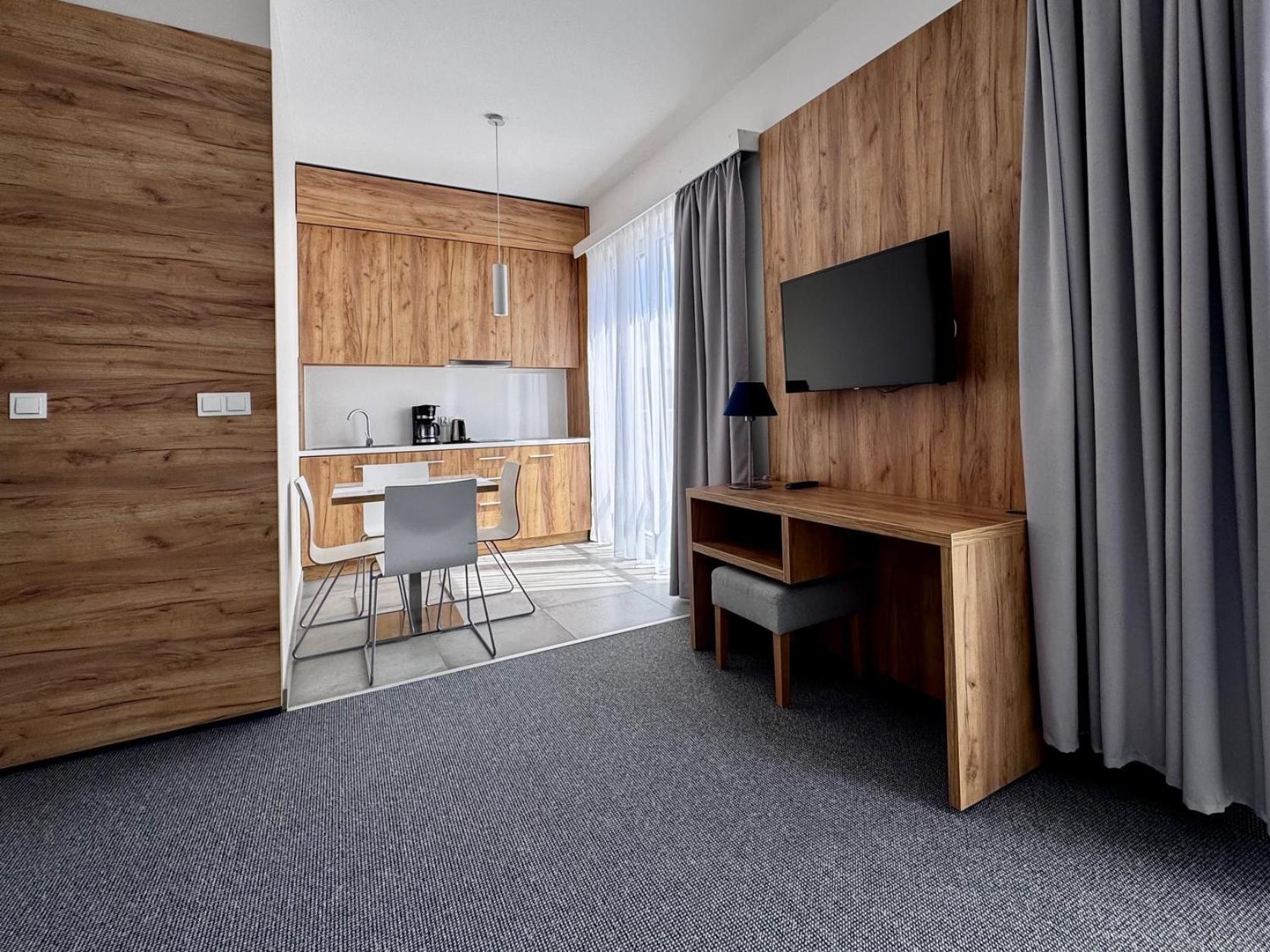 Sw Apartamenty Czarna Gora 西恩纳 外观 照片